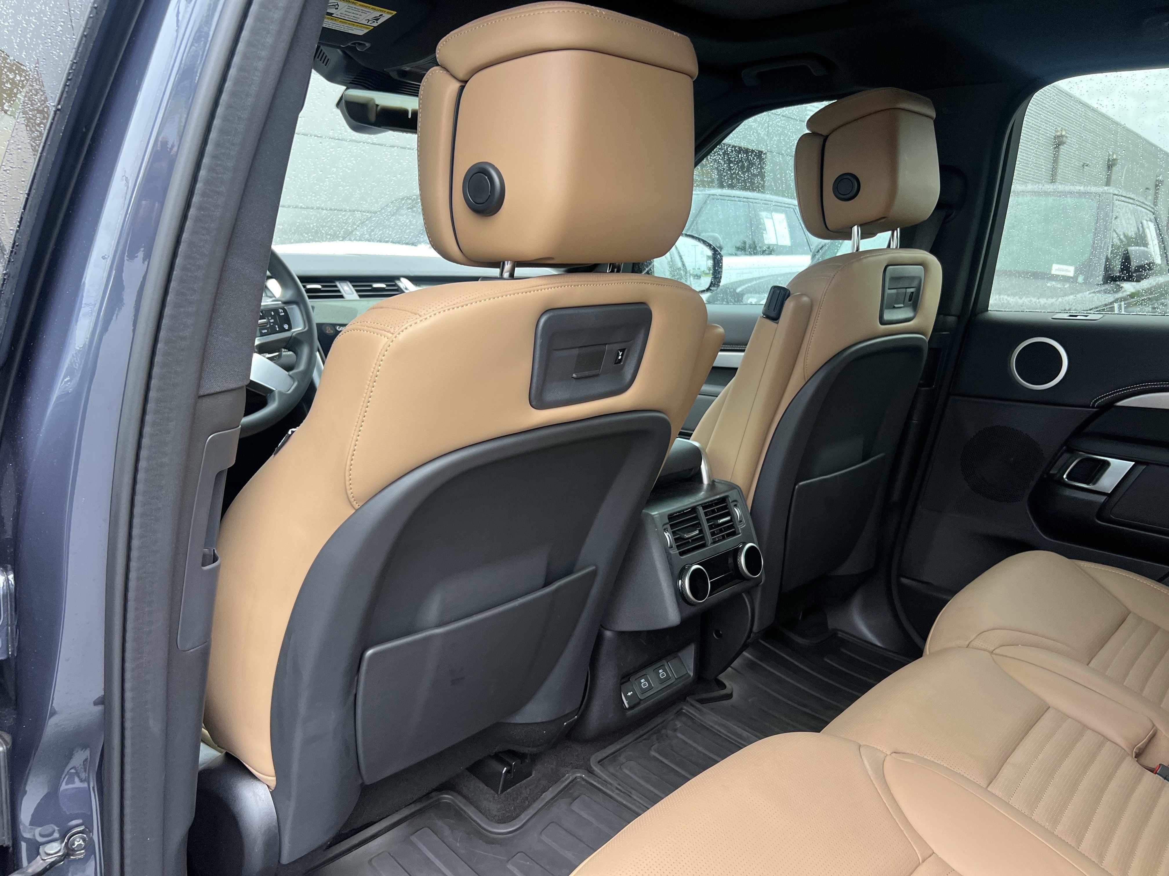 Certified 2025 Land Rover Discovery Dynamic SE AWD/4WD image 33