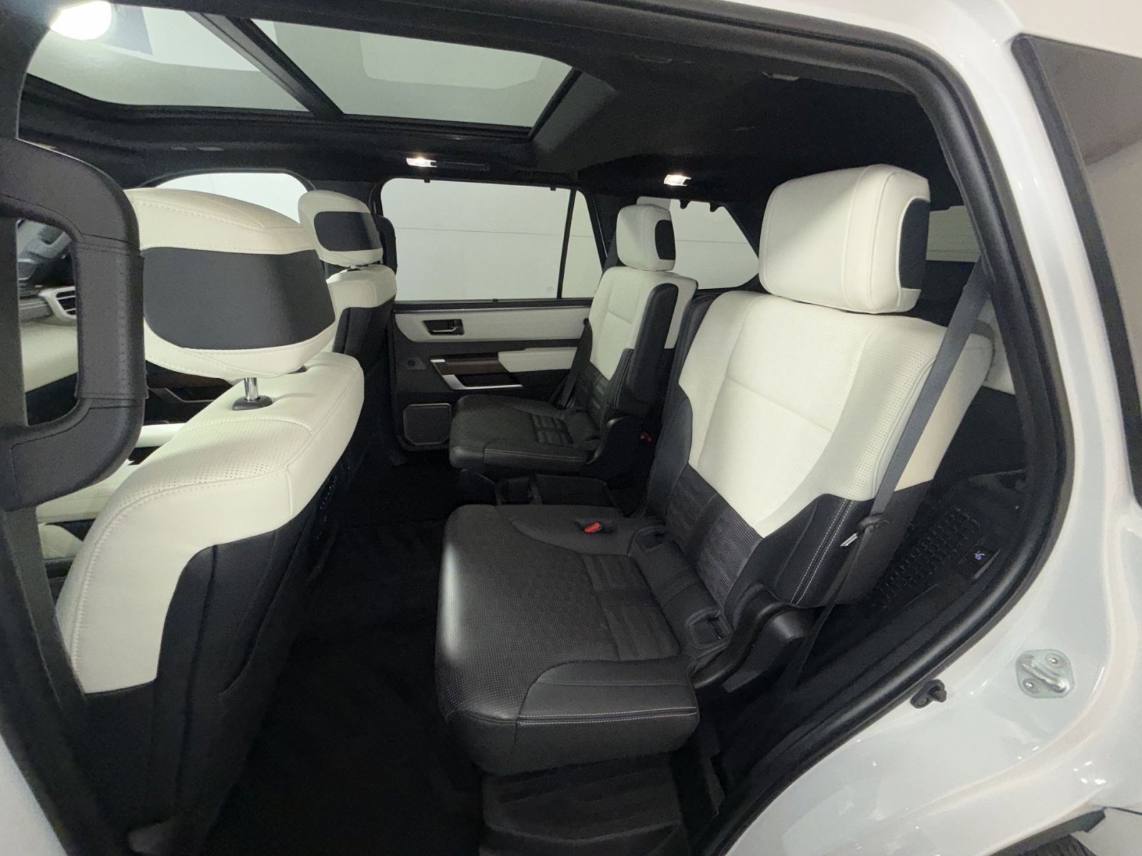 Used 2023 Toyota Sequoia Capstone image 25