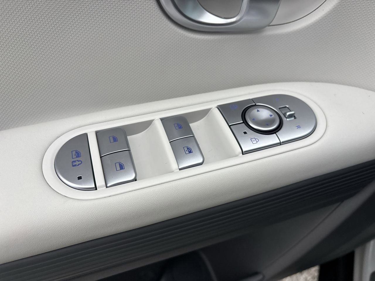 Used 2024 Hyundai Ioniq 5 SEL image 18