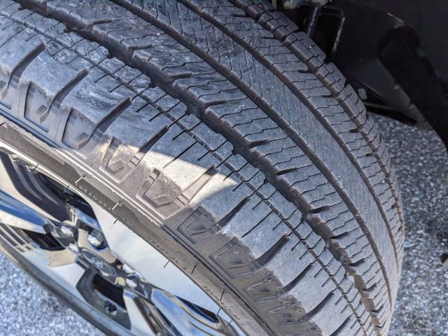 Used 2025 Ford F150 Lightning Platinum image 36