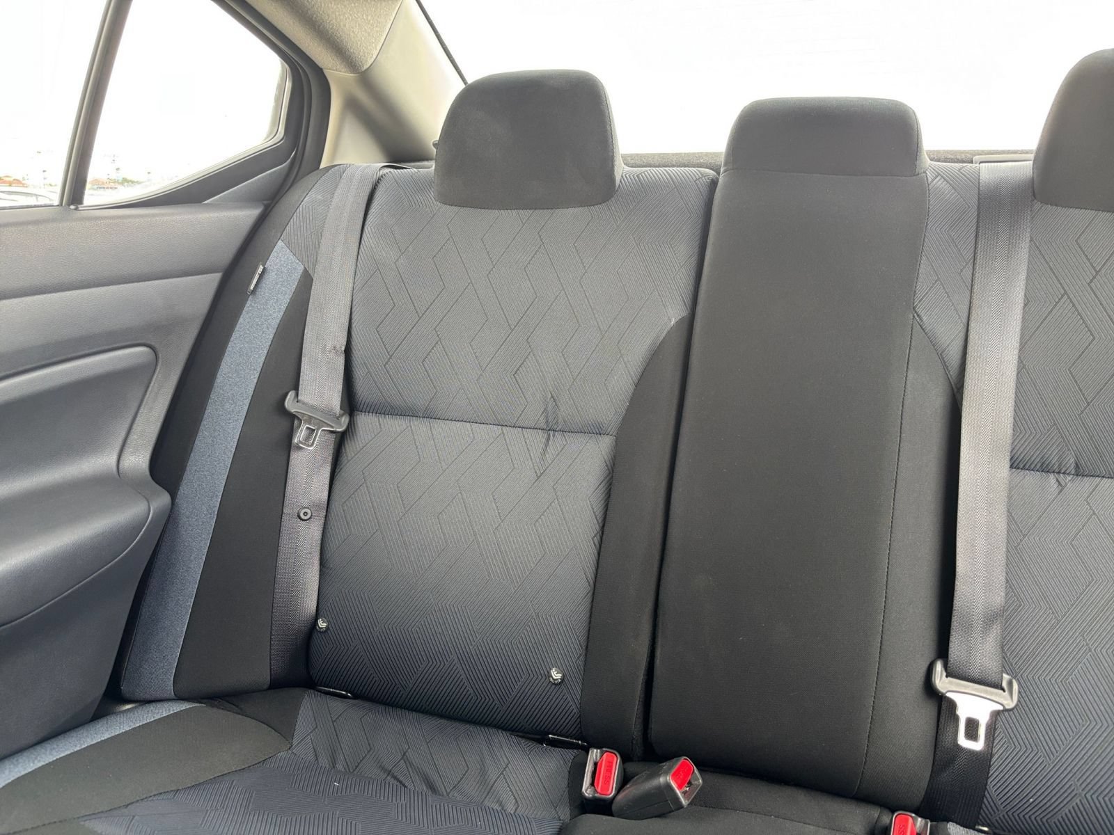 Used 2025 Nissan Versa SV FWD image 36