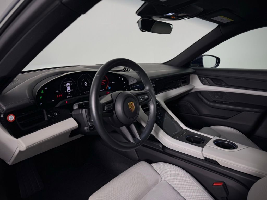 Certified 2022 Porsche Taycan 4S image 4