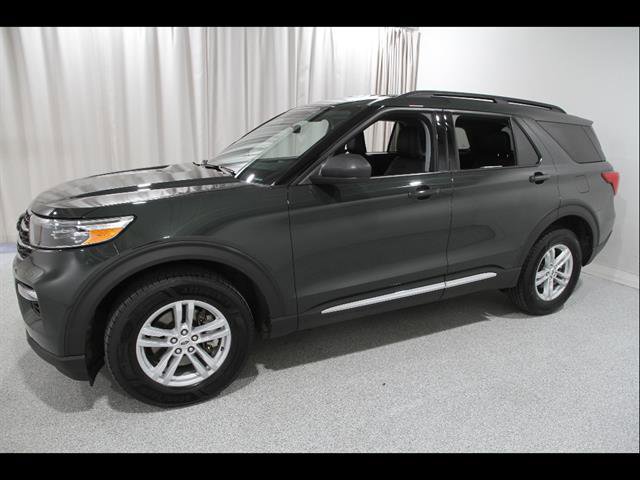 Certified 2023 Ford Explorer XLT w/ Equipment Group 202A AWD/4WD image 3