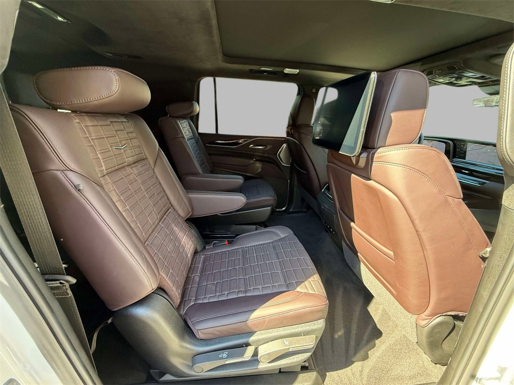 Used 2024 Cadillac Escalade ESV Sport Platinum w/ LPO, ONYX Package image 16