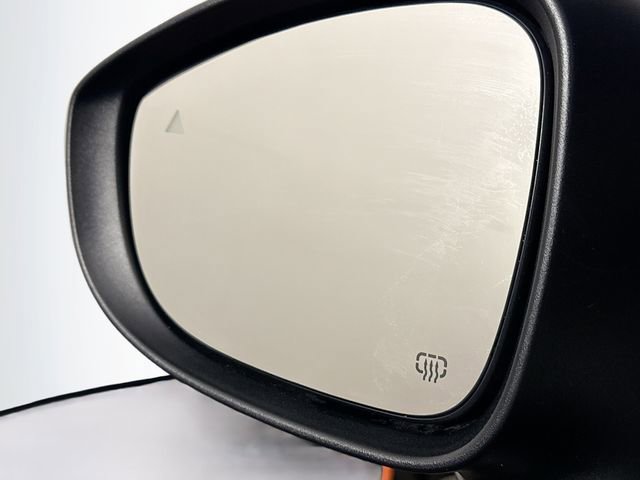 Used 2023 Chrysler Pacifica Touring-L image 19