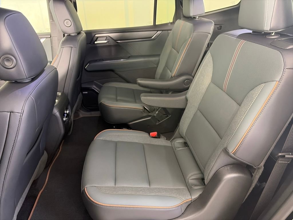 Used 2025 GMC Acadia AT4 image 13