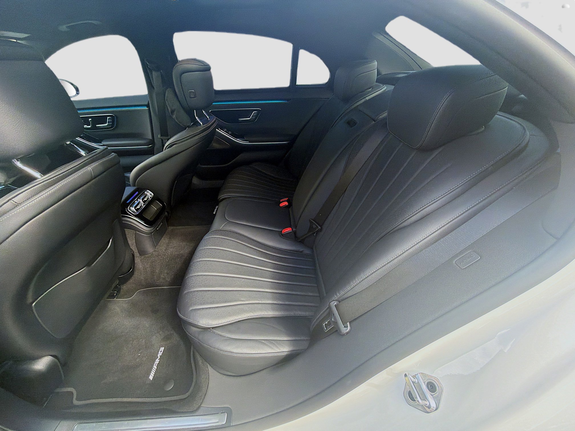 Used 2022 Mercedes-Benz S 580 4MATIC Sedan w/ AMG Line Package image 21