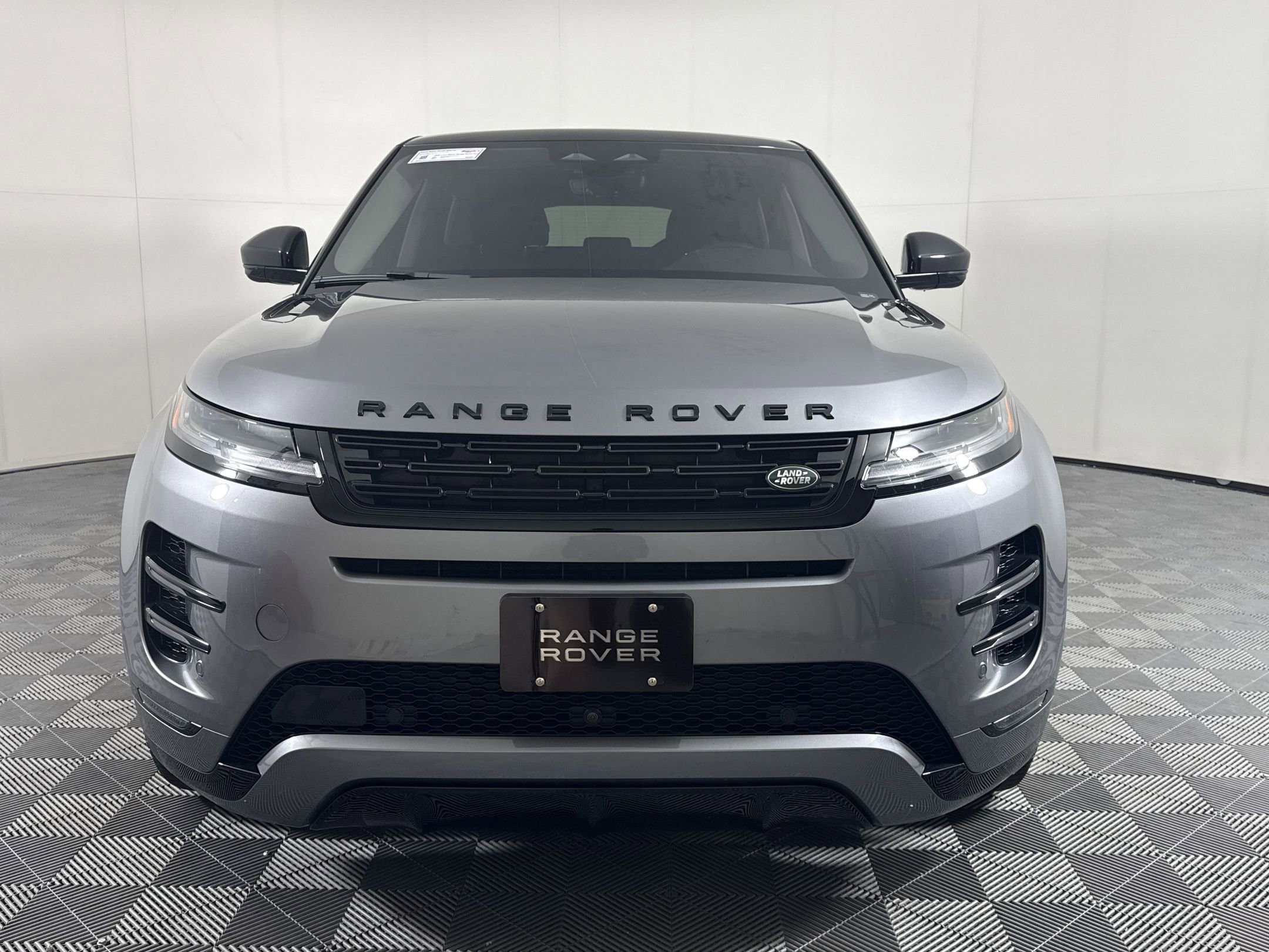 Used 2024 Land Rover Range Rover Evoque Dynamic SE AWD/4WD image 6