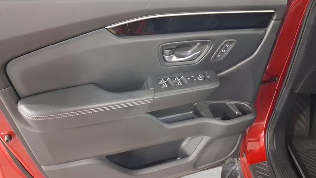 Used 2025 Honda Pilot Touring image 29