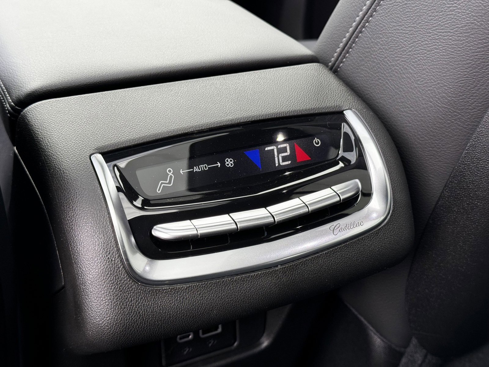 New 2025 Cadillac XT6 Luxury image 13