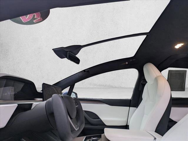 Used 2022 Tesla Model X image 14