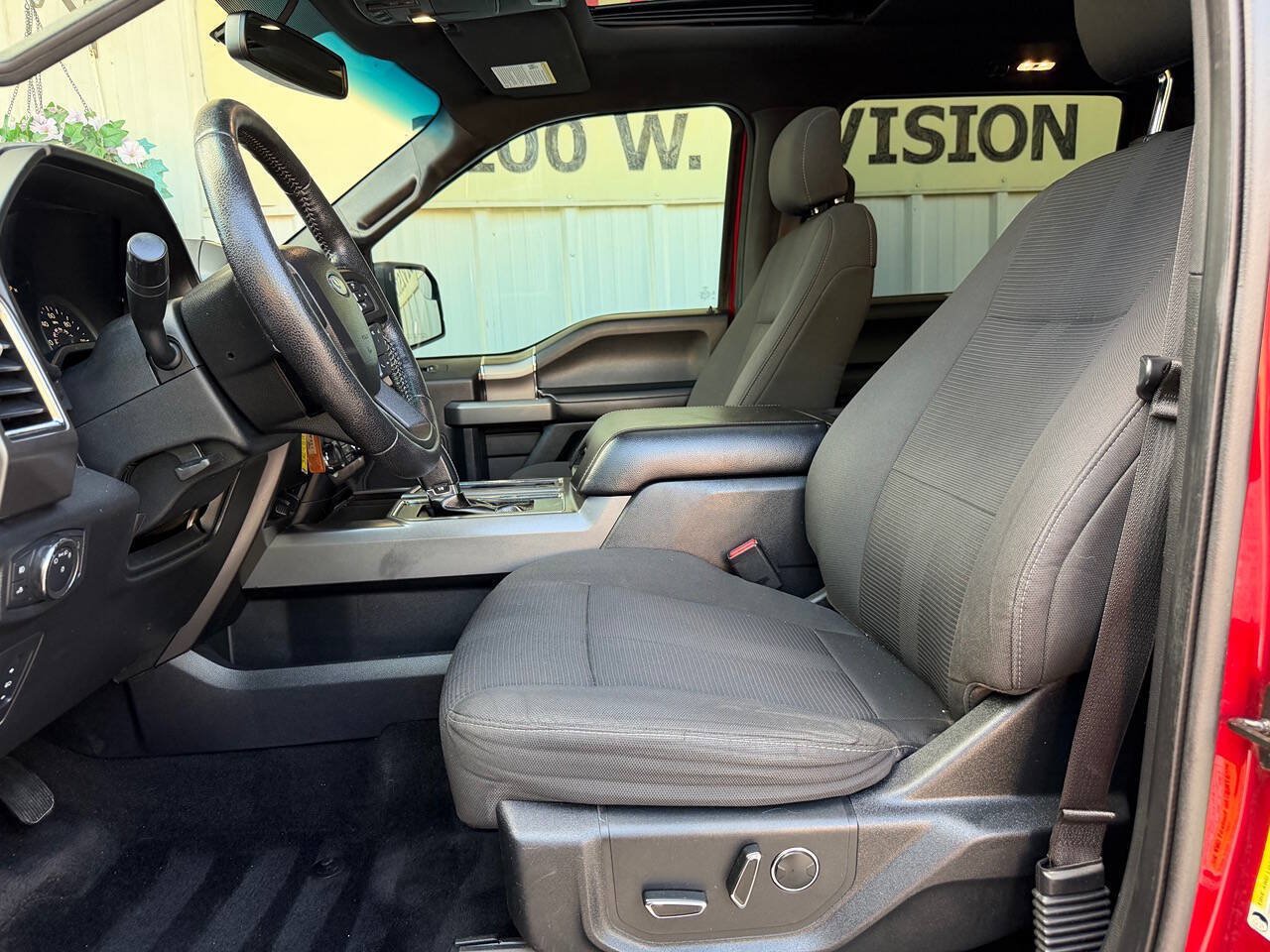 Used 2016 Ford F150 XLT w/ Equipment Group 302A Luxury AWD/4WD image 12