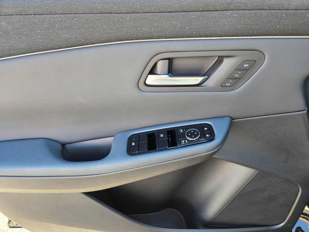 New 2026 Nissan Leaf Platinum+ w/ Illuminated Package image 10