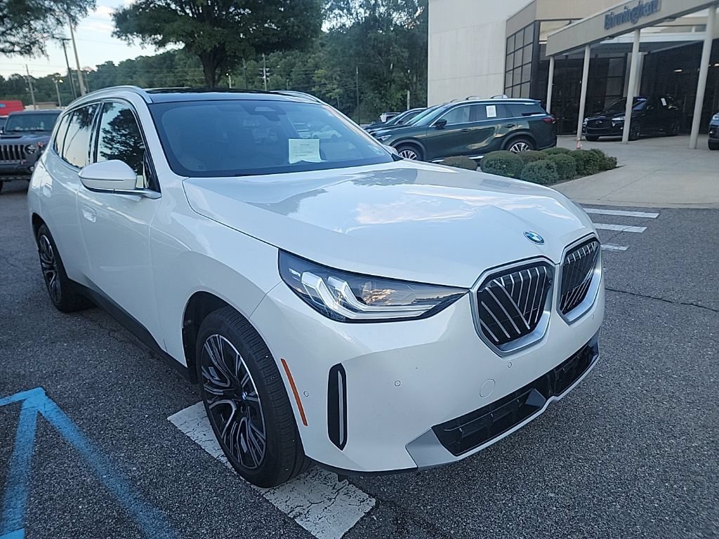 Used 2025 BMW X3 xDrive30i w/ Premium Package AWD/4WD image 2
