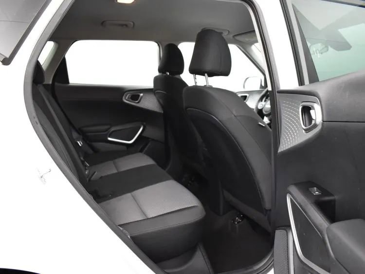 Used 2025 Kia Soul LX w/ LX Technology Package image 18