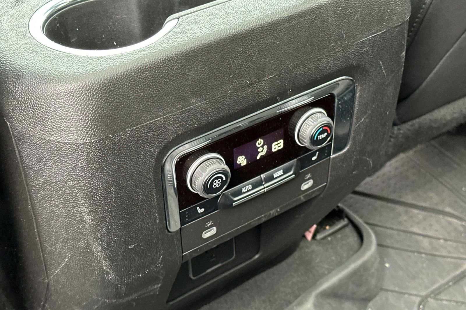 Used 2023 Chevrolet Suburban RST w/ Luxury Package image 43