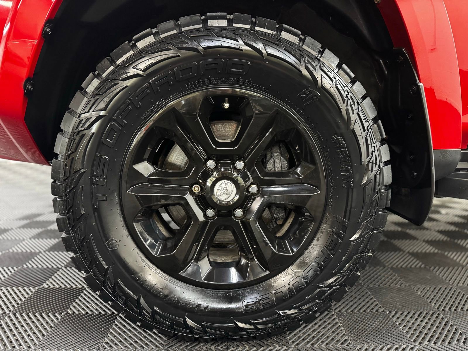 Used 2018 Toyota 4Runner SR5 image 9