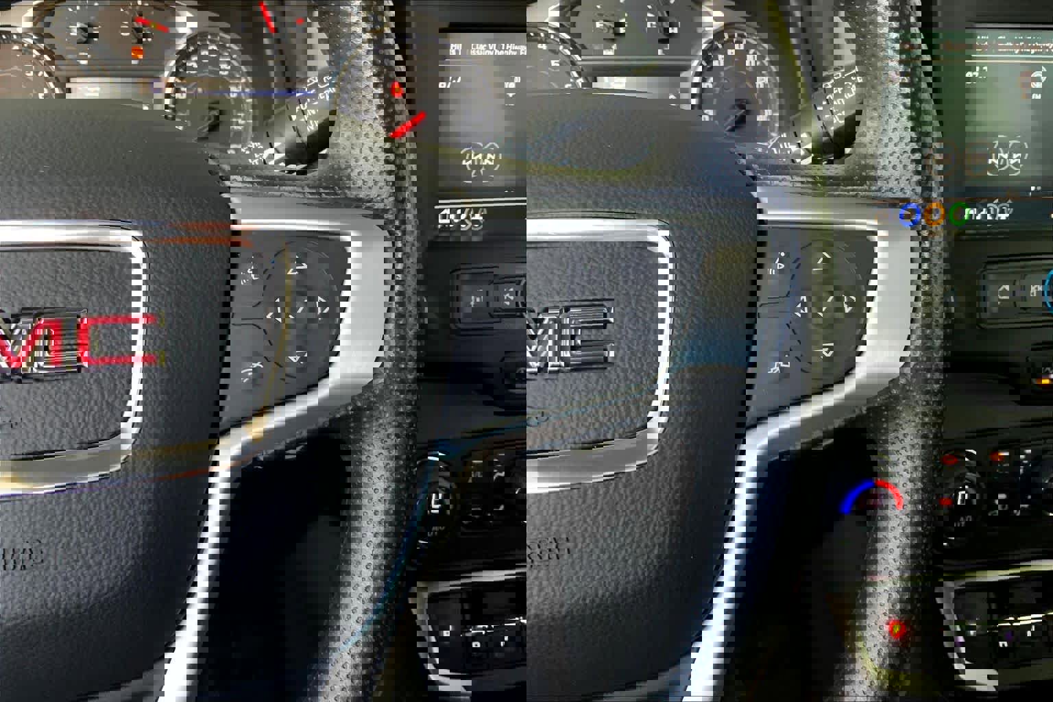 Used 2023 GMC Terrain SLE w/ Driver Convenience Package image 23