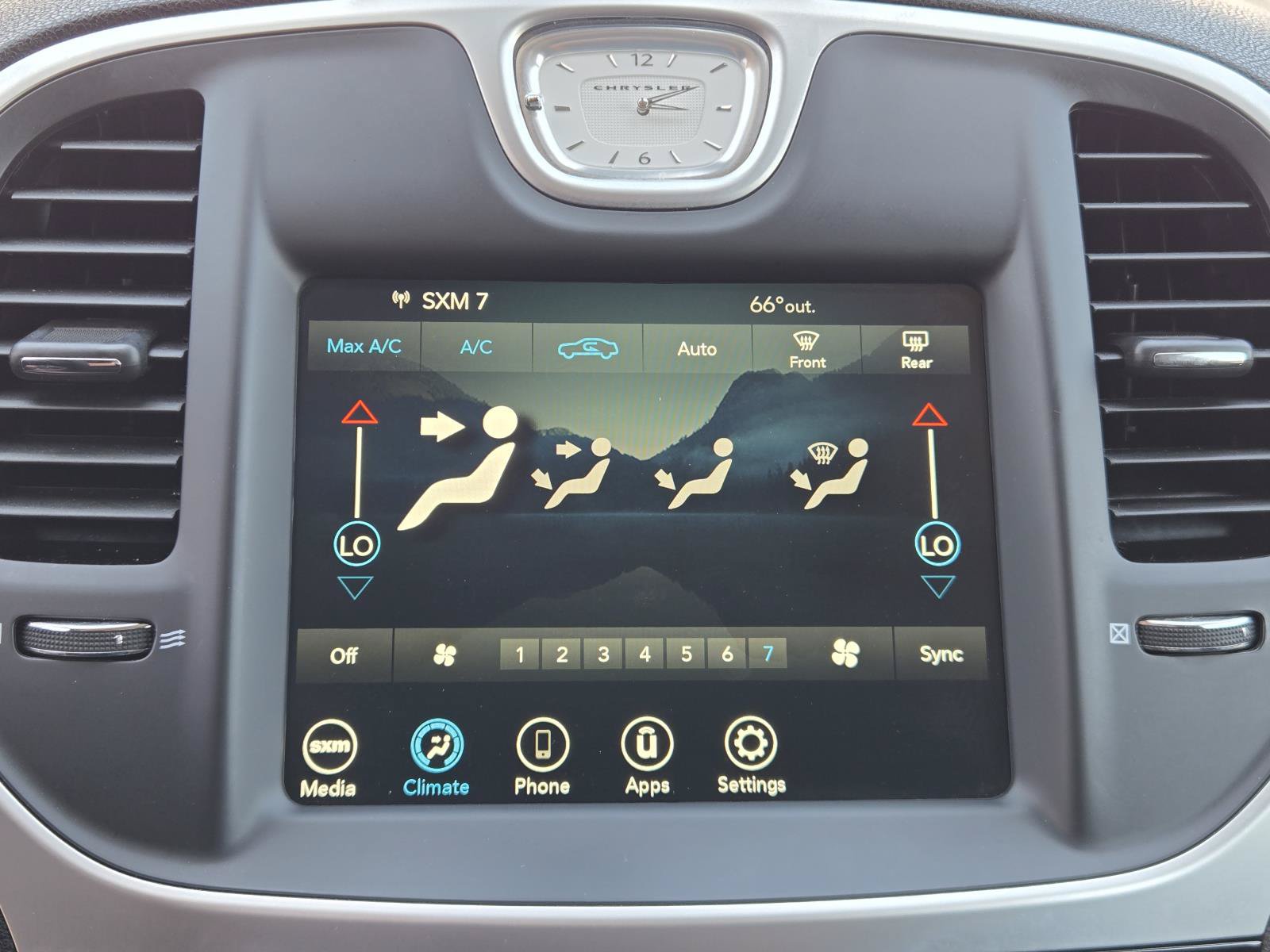 Certified 2023 Chrysler 300 Touring RWD image 10