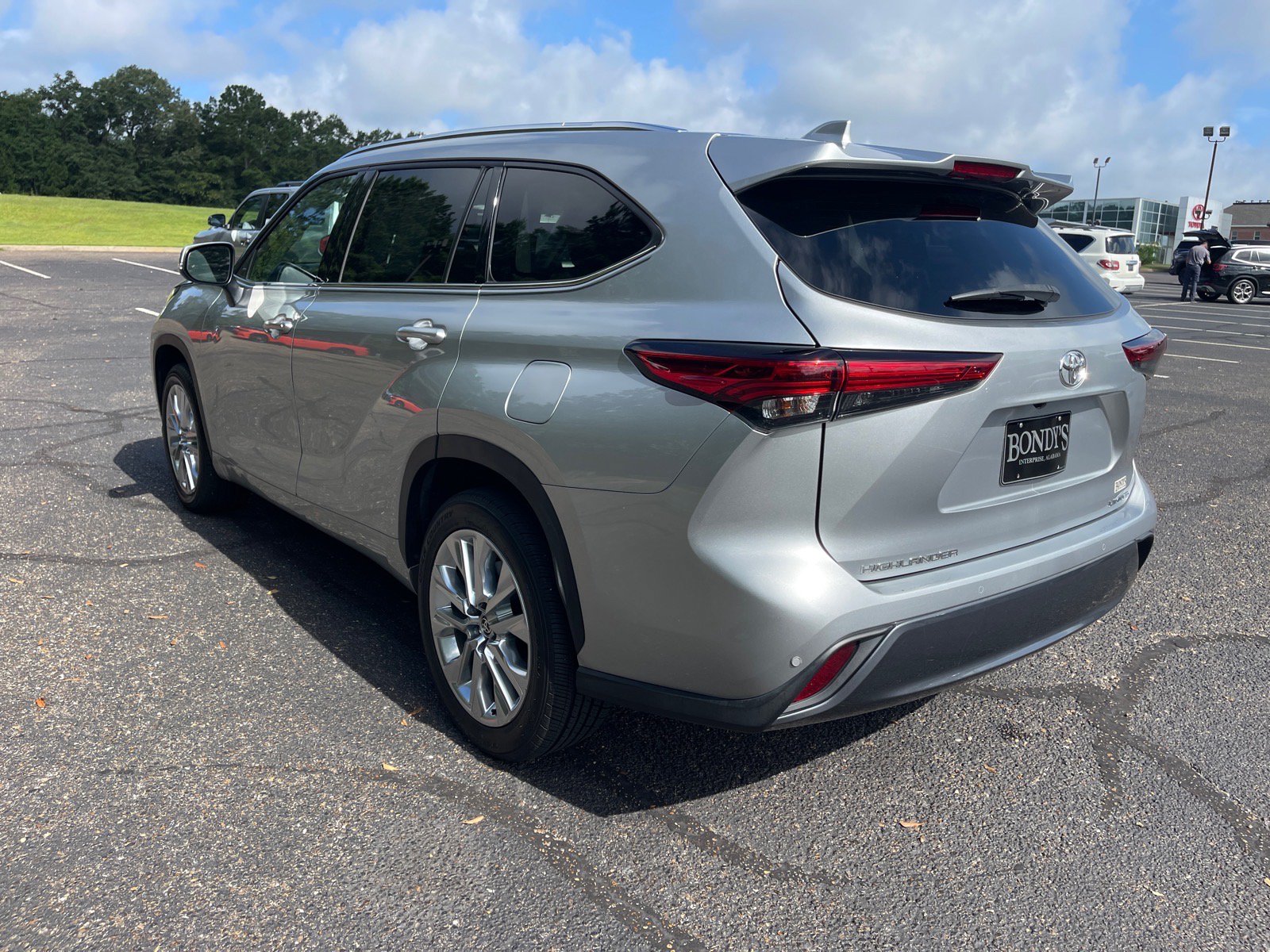 Used 2023 Toyota Highlander Limited FWD image 14