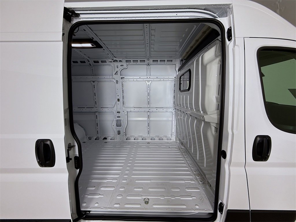 New 2026 RAM ProMaster 3500 w/ Quick Order Package 22G SLT image 30
