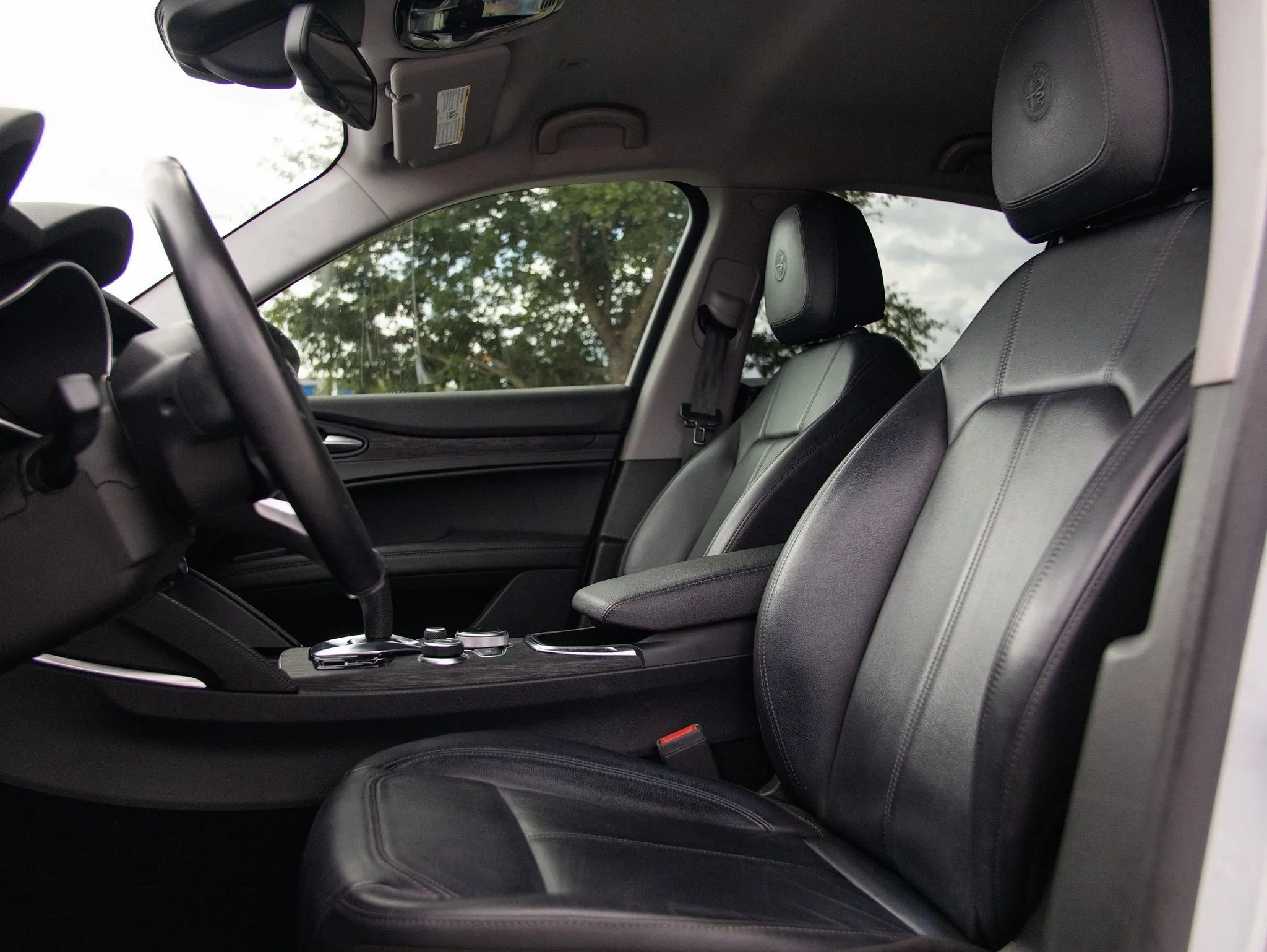 Used 2020 Alfa Romeo Stelvio Sport w/ Quick Order Package 22K Sport RWD image 20