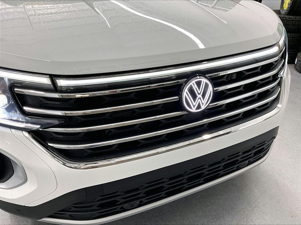 Used 2025 Volkswagen Atlas SE AWD/4WD image 31