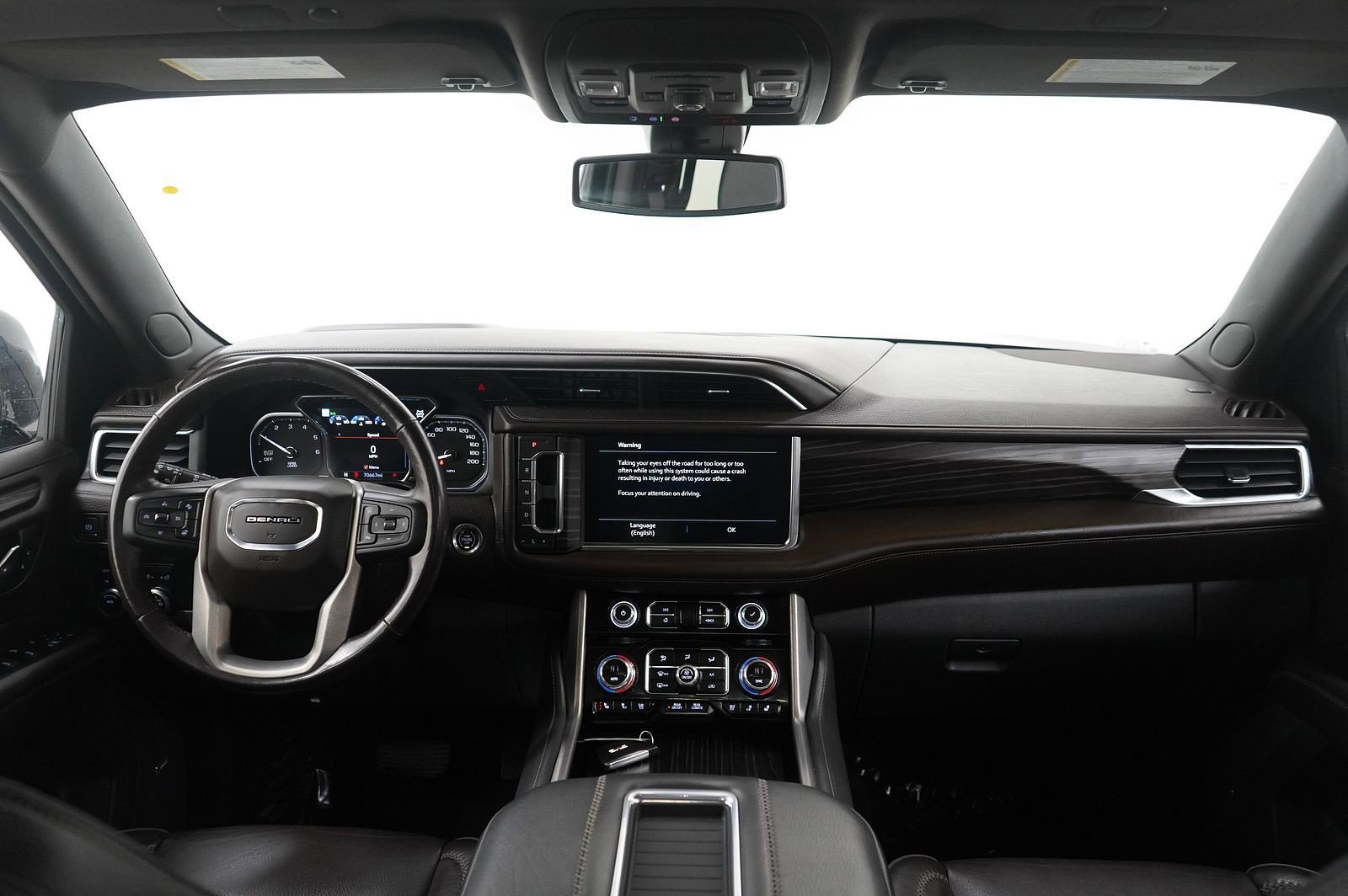 Used 2021 GMC Yukon XL Denali AWD/4WD image 16
