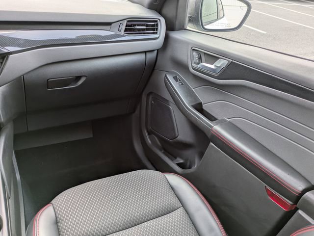 Used 2023 Ford Escape ST-Line AWD/4WD image 17