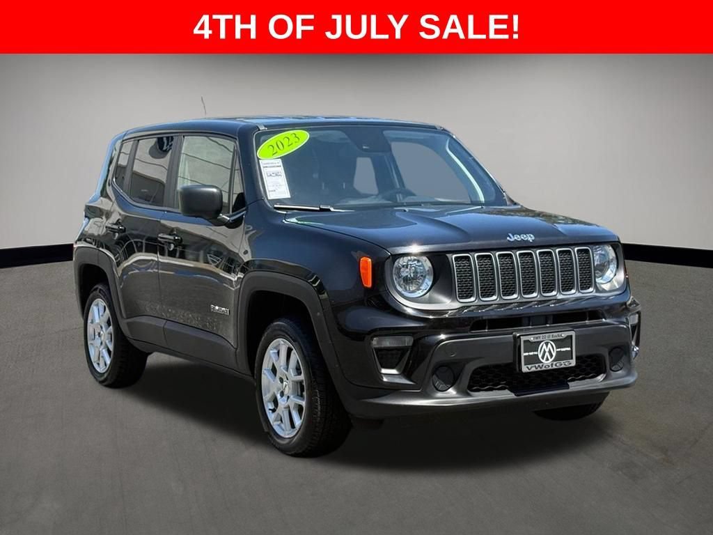 Used 2023 Jeep Renegade Latitude AWD/4WD video 1