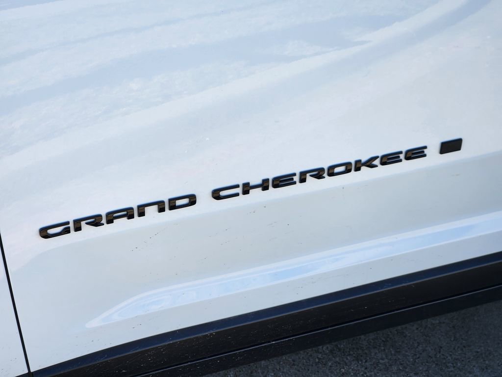 New 2025 Jeep Grand Cherokee L Altitude image 8