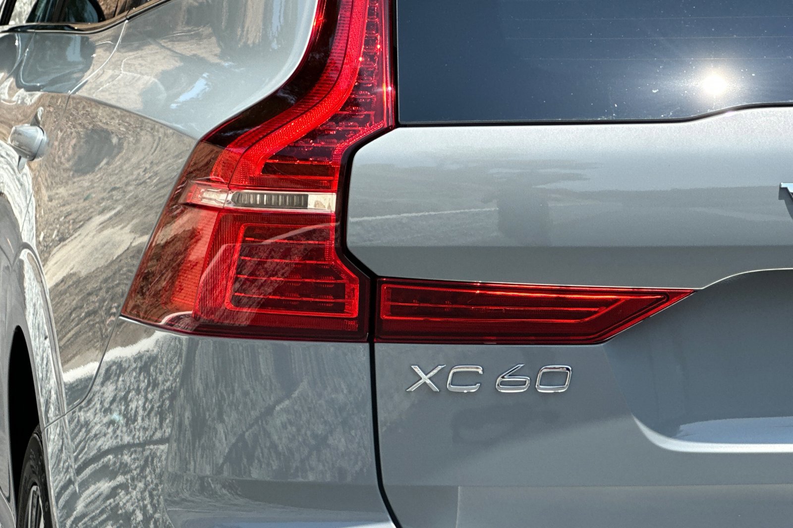New 2025 Volvo XC60 B5 Plus w/ Climate Package image 7