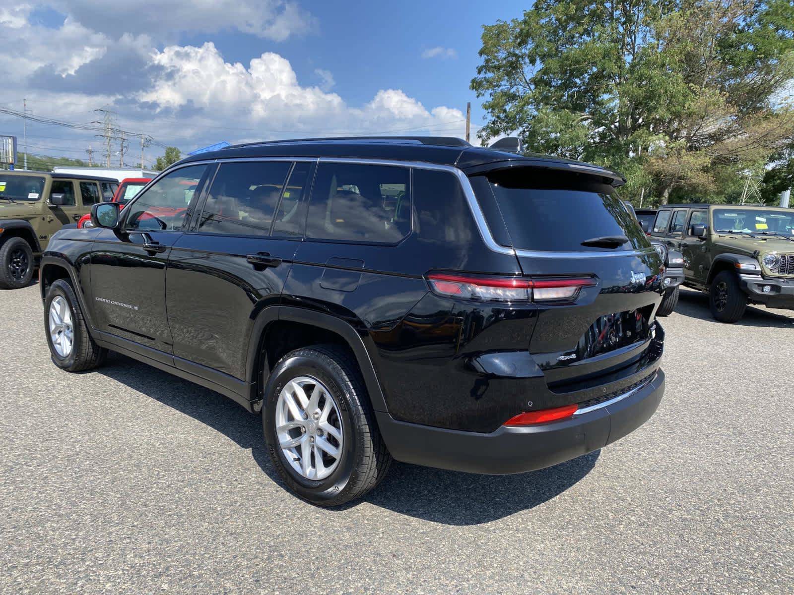 Certified 2023 Jeep Grand Cherokee L Laredo w/ Luxury Tech Group I AWD/4WD image 7