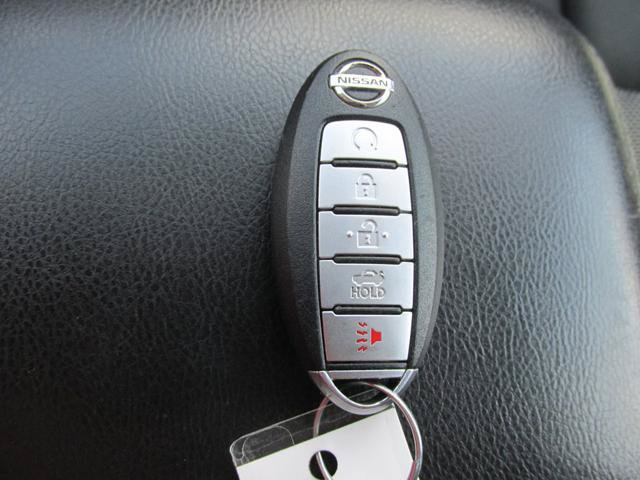 Used 2019 Nissan Pathfinder SV AWD/4WD image 18