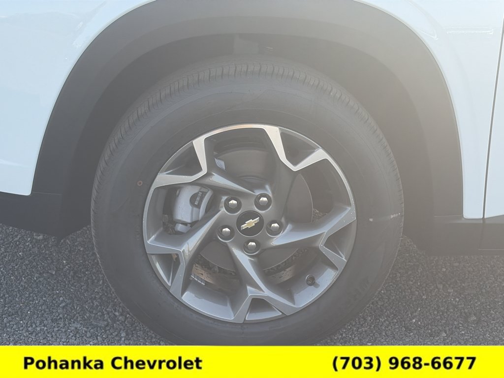 New 2026 Chevrolet Trax LT w/ Driver Confidence Package FWD image 24