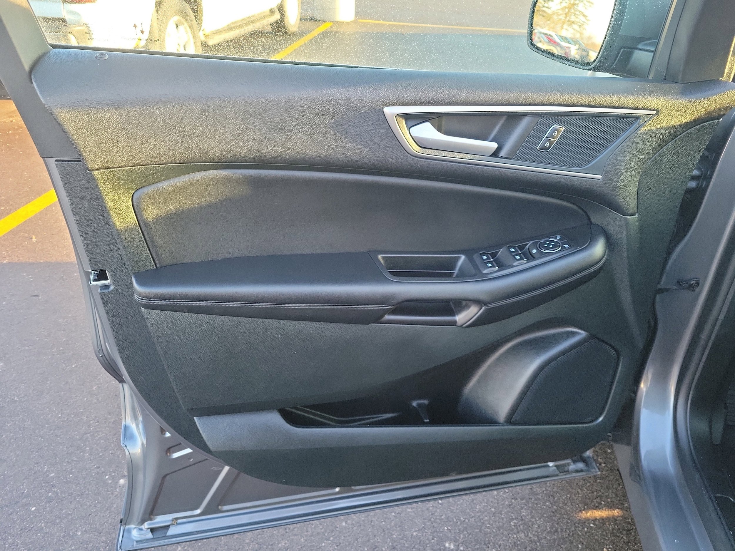 Used 2024 Ford Edge SEL w/ Convenience Package image 17