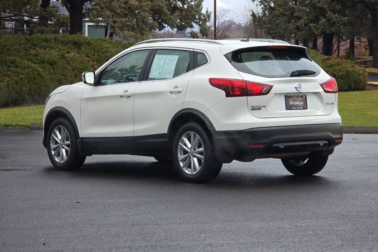 Used 2017 Nissan Rogue Sport SV image 6