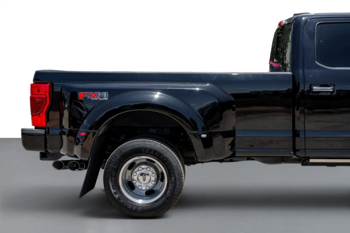 Used 2022 Ford F350 Platinum w/ FX4 Off-Road Package AWD/4WD image 6