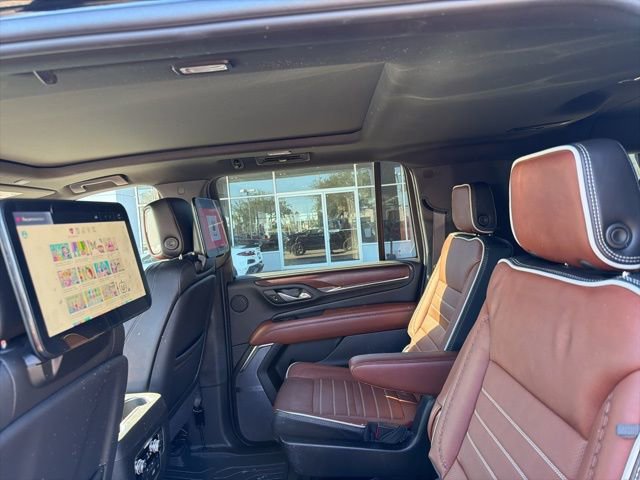 Used 2024 GMC Yukon XL Denali Ultimate image 8