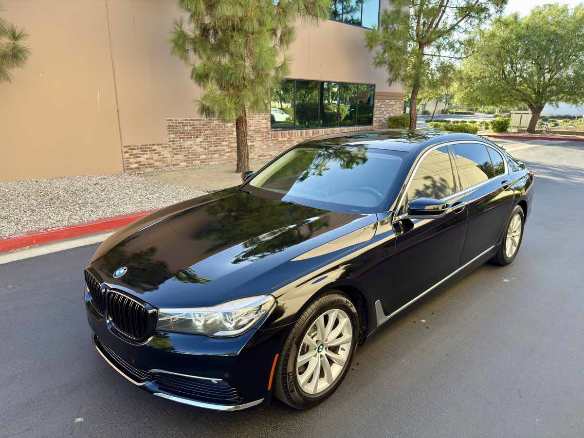 Used 2016 BMW 740i image 5