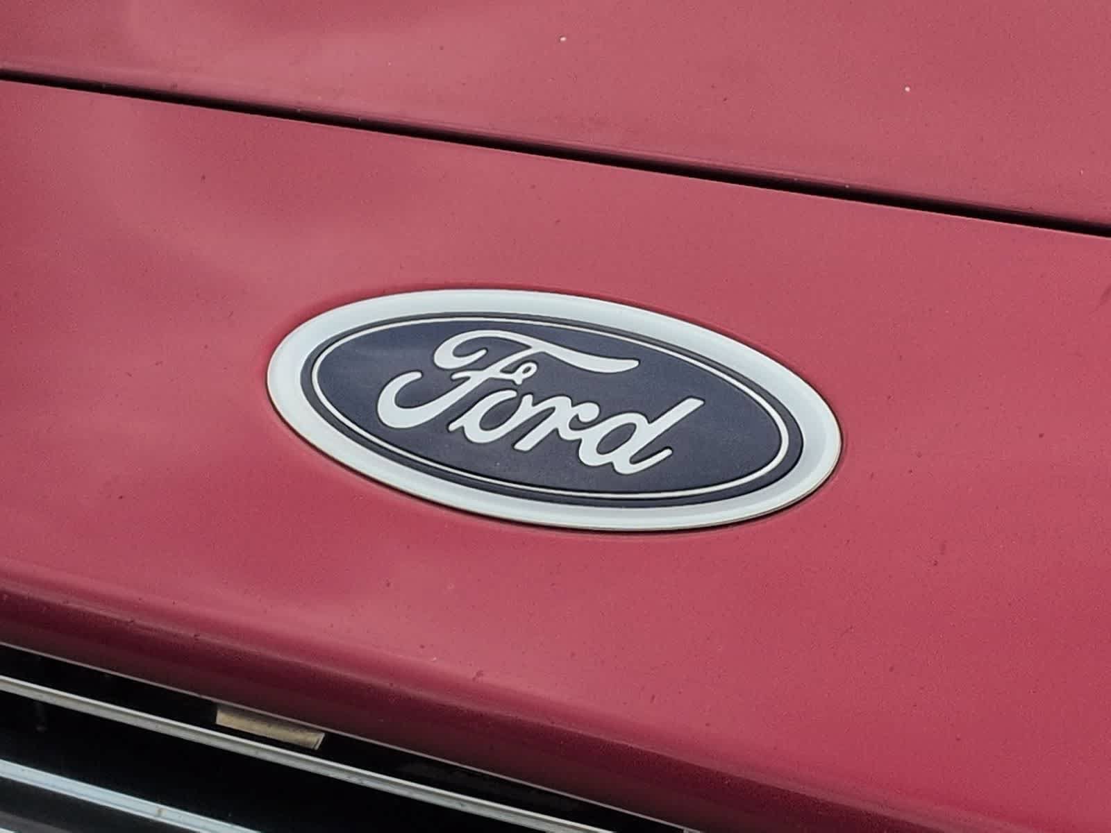 Used 2016 Ford Fusion SE FWD image 12