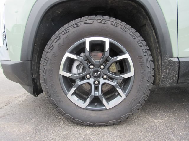 Certified 2025 Chevrolet Equinox ACTIV w/ Safety and Technology Package AWD/4WD image 9