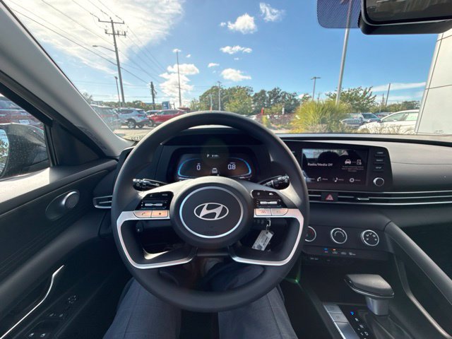 New 2026 Hyundai Elantra SE FWD image 14