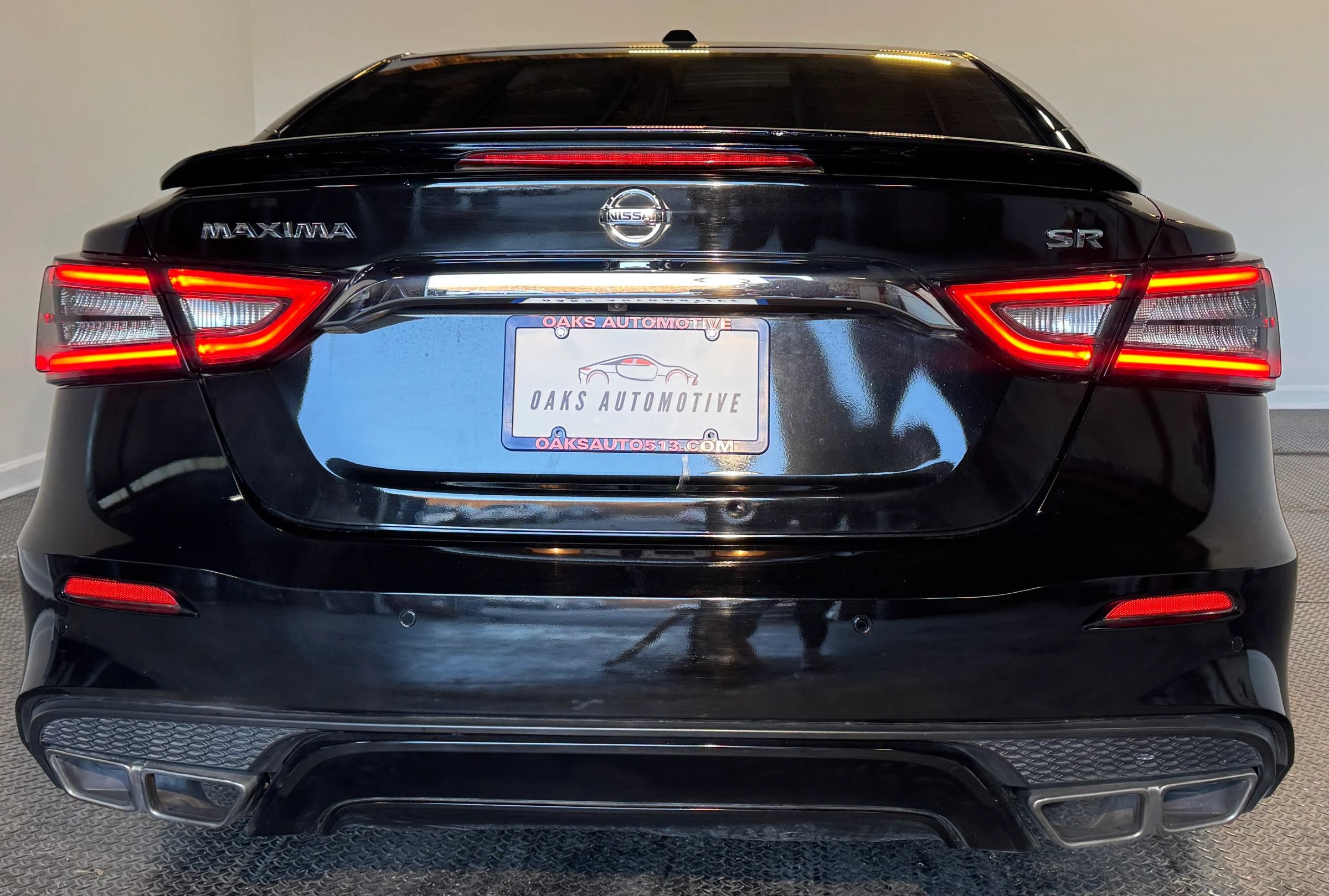 Used 2017 Nissan Maxima SR FWD image 5