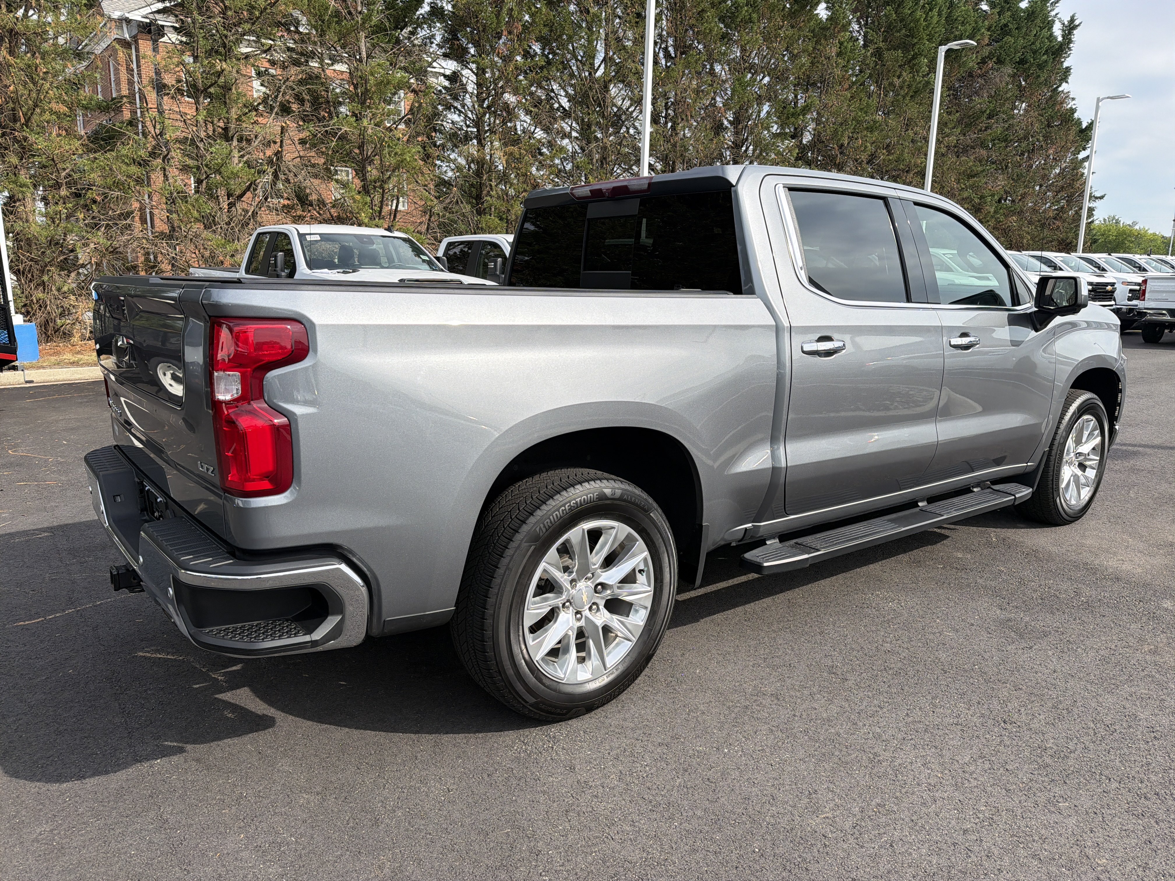 Used 2022 Chevrolet Silverado 1500 LTZ w/ LTZ Premium Package AWD/4WD image 10