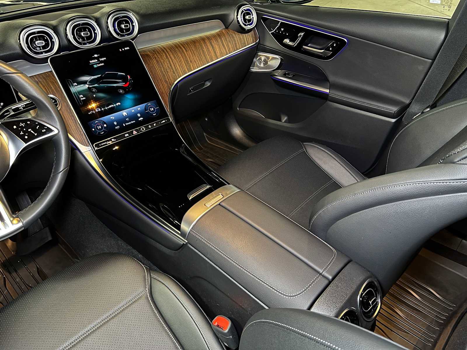 Certified 2025 Mercedes-Benz GLC 300 4MATIC image 43