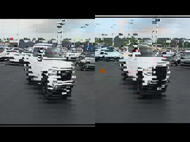 Certified 2022 GMC Canyon Elevation w/ Trailering Package image 3