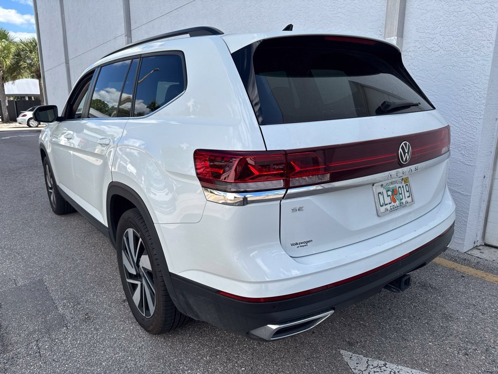 Certified 2025 Volkswagen Atlas SE w/ Panoramic Sunroof Package FWD image 4