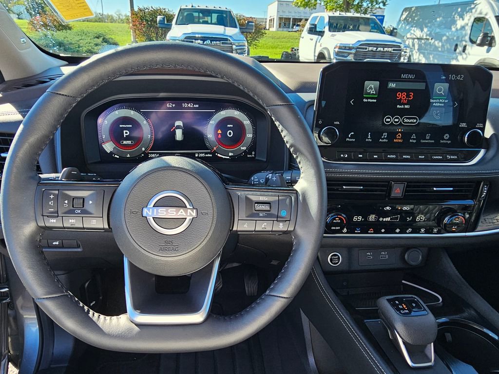 Used 2023 Nissan Rogue Platinum w/ Platinum Premium Package image 15