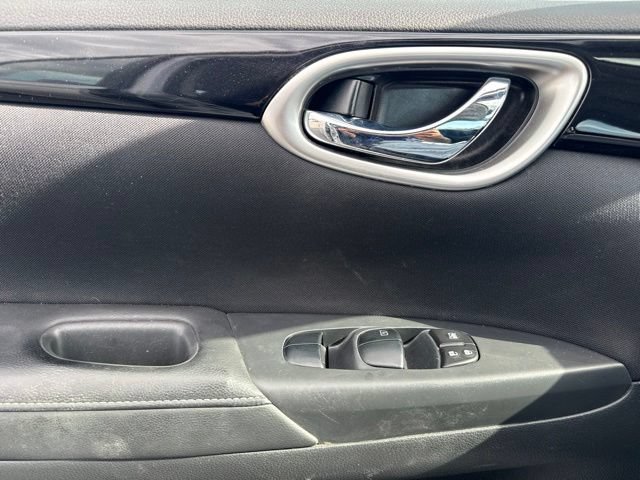 Used 2016 Nissan Sentra SV FWD image 18